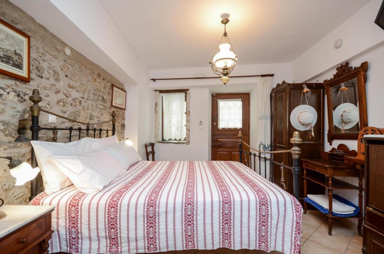 Venetiko Apartments Naxos City Экстерьер фото