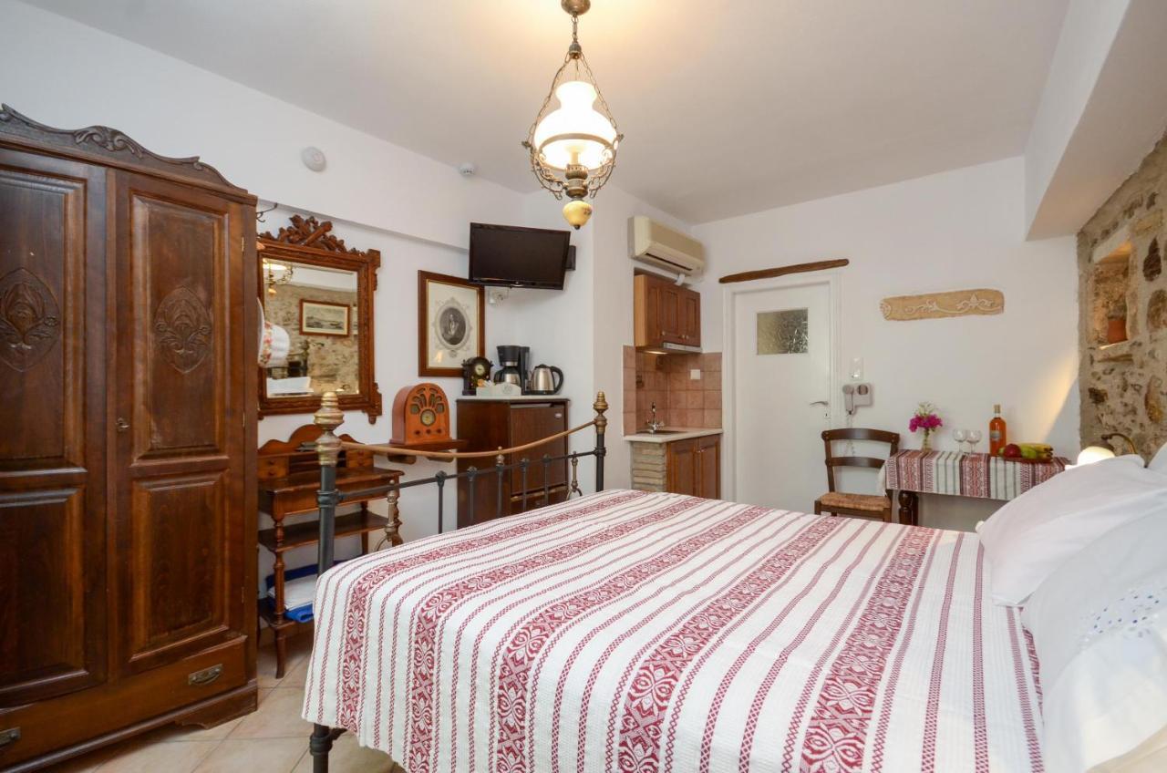 Venetiko Apartments Naxos City Экстерьер фото