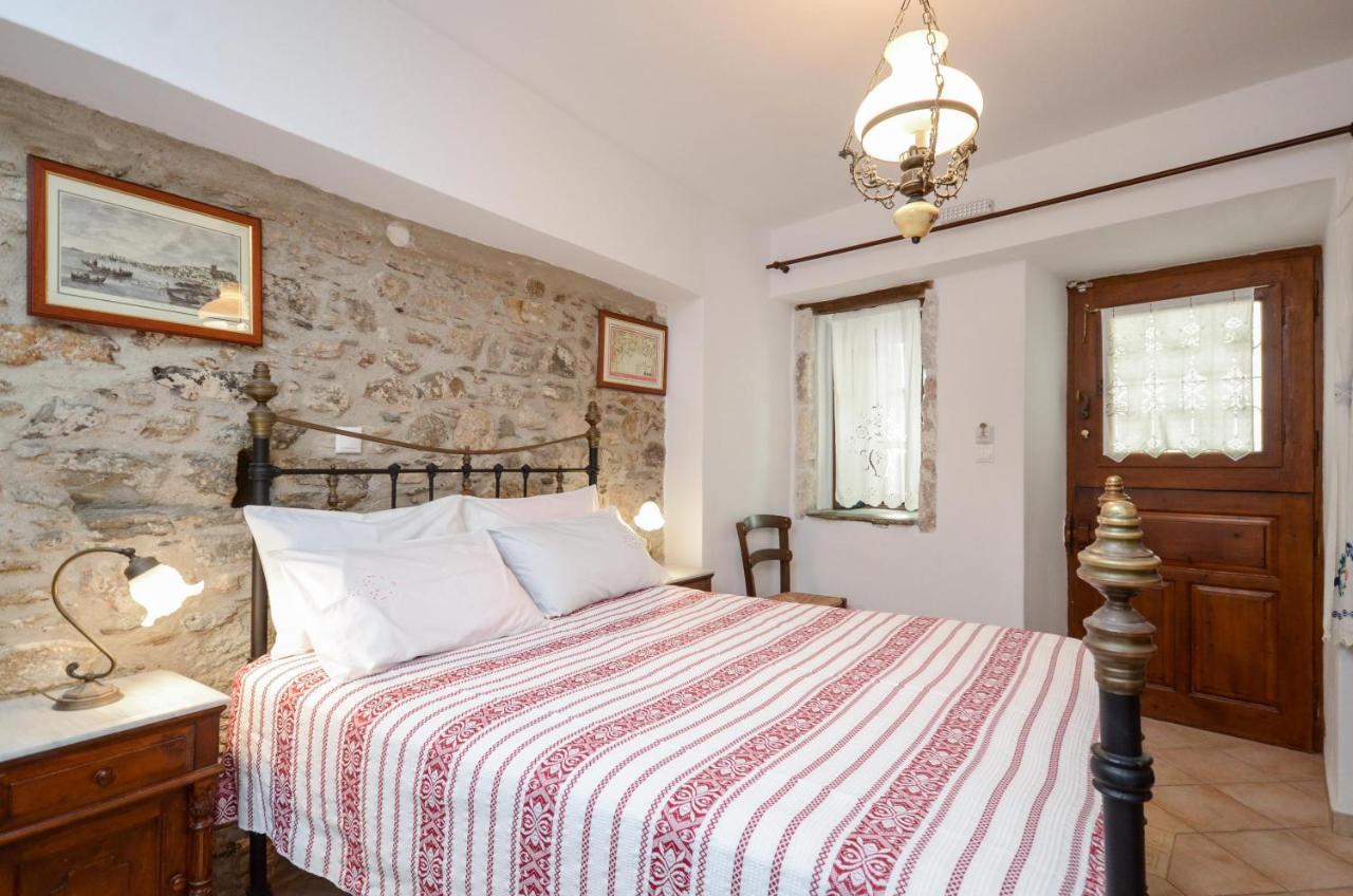 Venetiko Apartments Naxos City Экстерьер фото