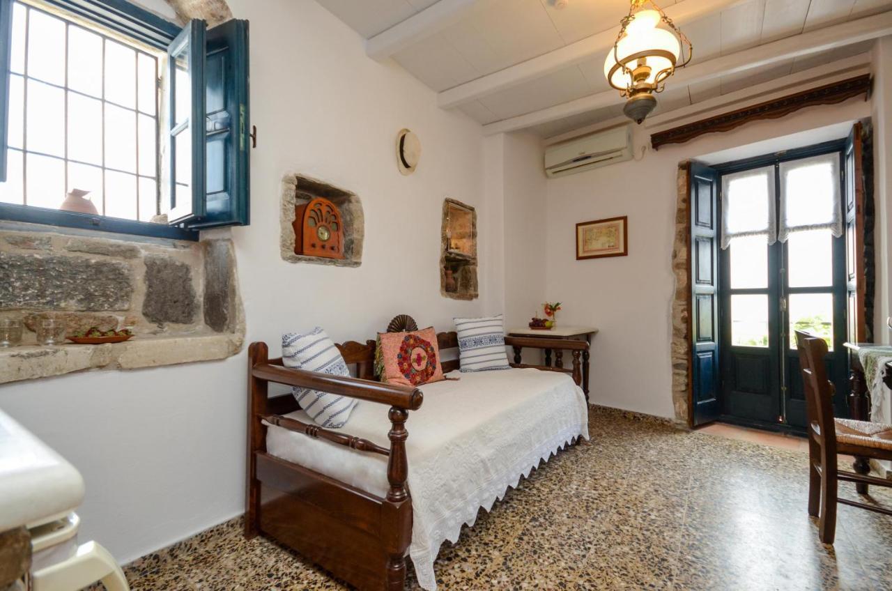 Venetiko Apartments Naxos City Экстерьер фото