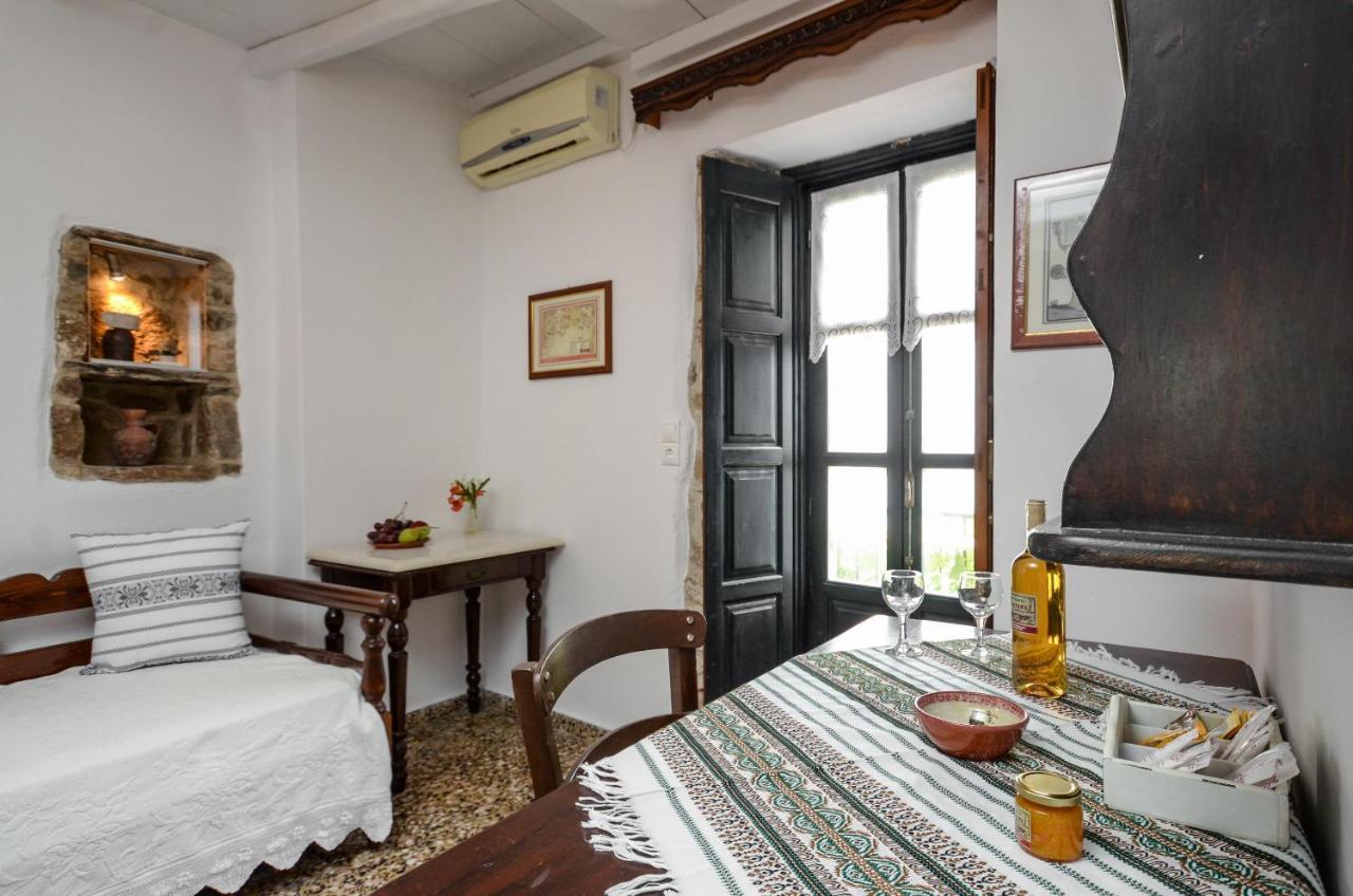 Venetiko Apartments Naxos City Экстерьер фото